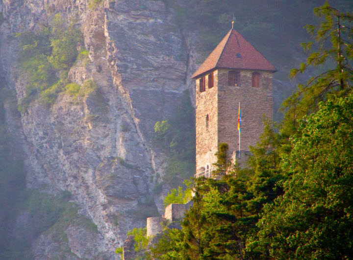 Ruine Oberjuvalt, Rothenbrunnen, Switzerland, Switzerland